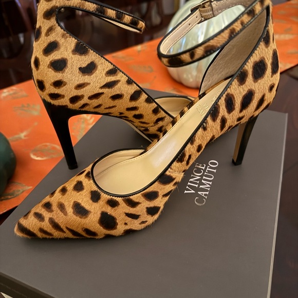 Vince Camuto Leopard Print Heels - Picture 1 of 3